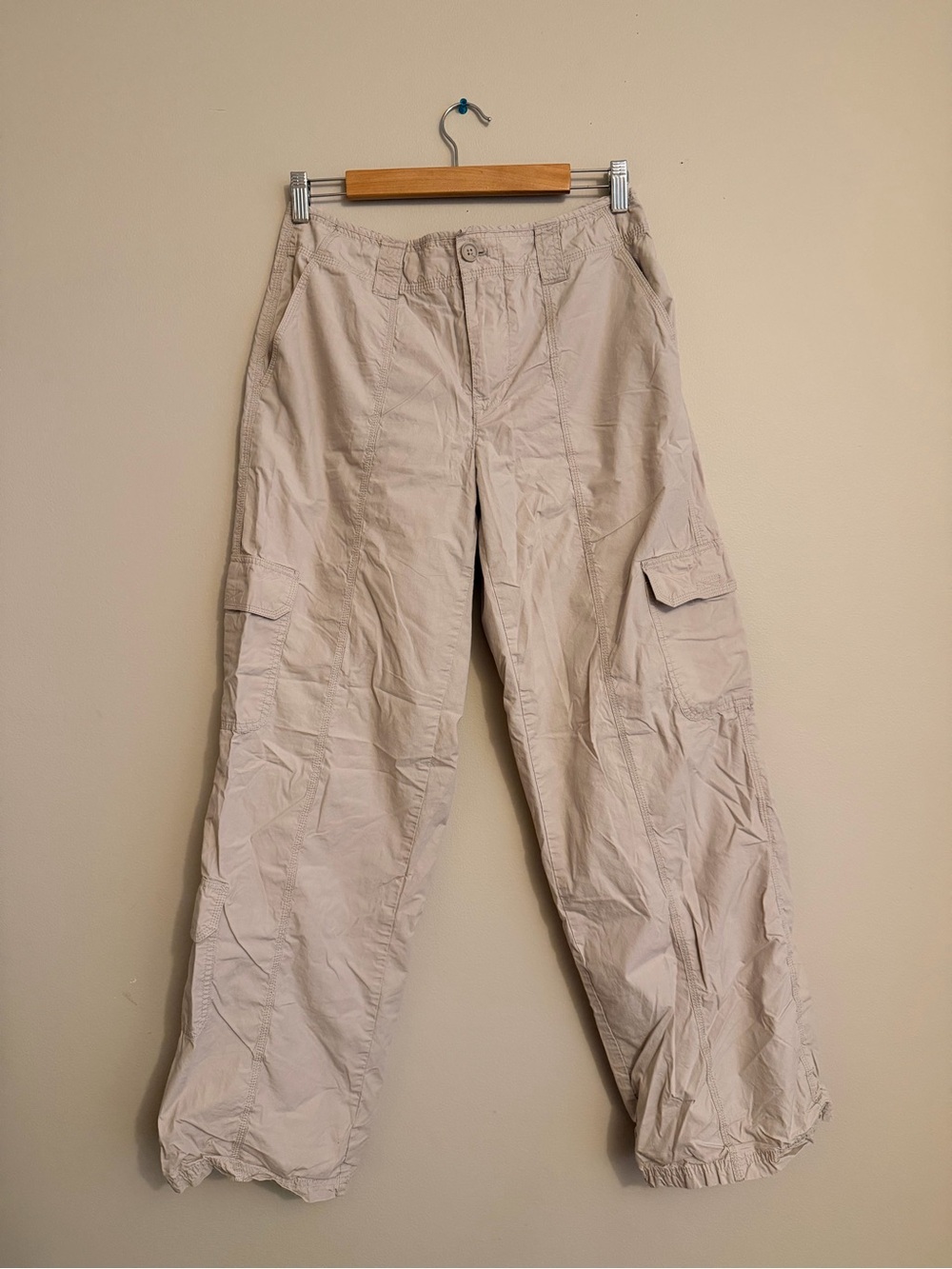 TWIK Women’s Low Waisted Cargo Pants in Light Beige (S)